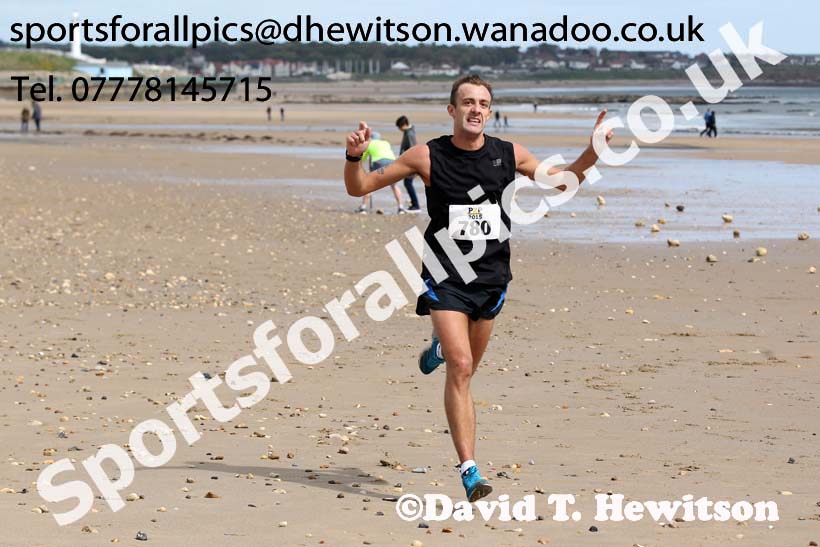 Pier to Pier, South Shields to Roker. Photo: David T. Hewitson/Sports for All Pics